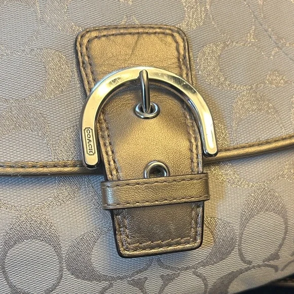 Coach Signature C Gold and Cream Soho Crossbody bag - Picture 2 of 16